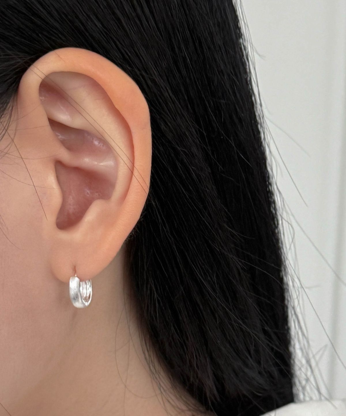 바라두(BARADU) 925 Oval sanding hoop earring