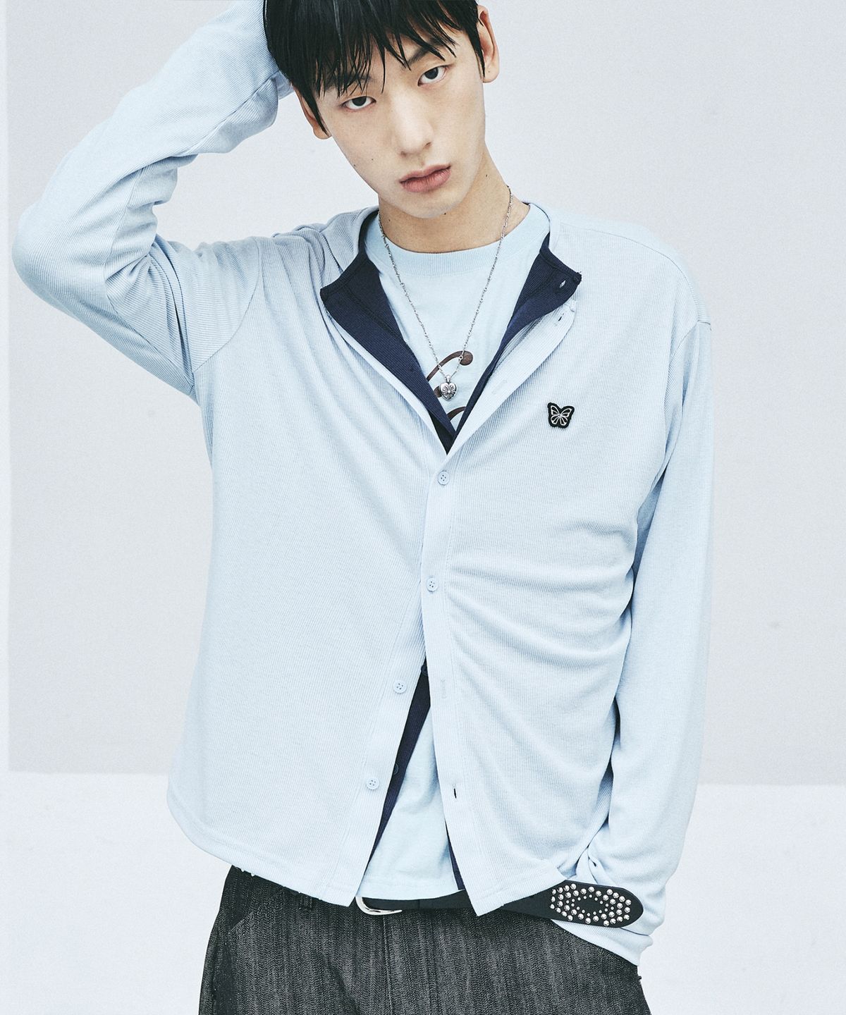 닉앤니콜(NICK&NICOLE) RIBBED BUTTERFLY PATCH CARDIGAN_SKY BLUE