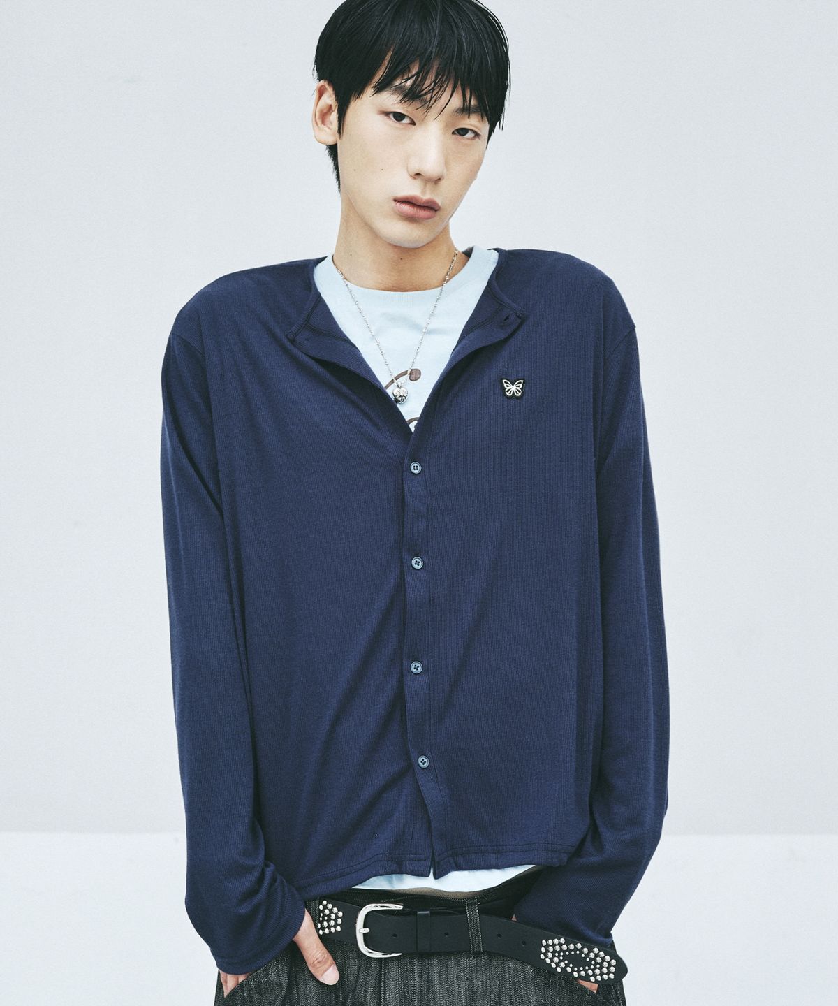 닉앤니콜(NICK&NICOLE) RIBBED BUTTERFLY PATCH CARDIGAN_NAVY