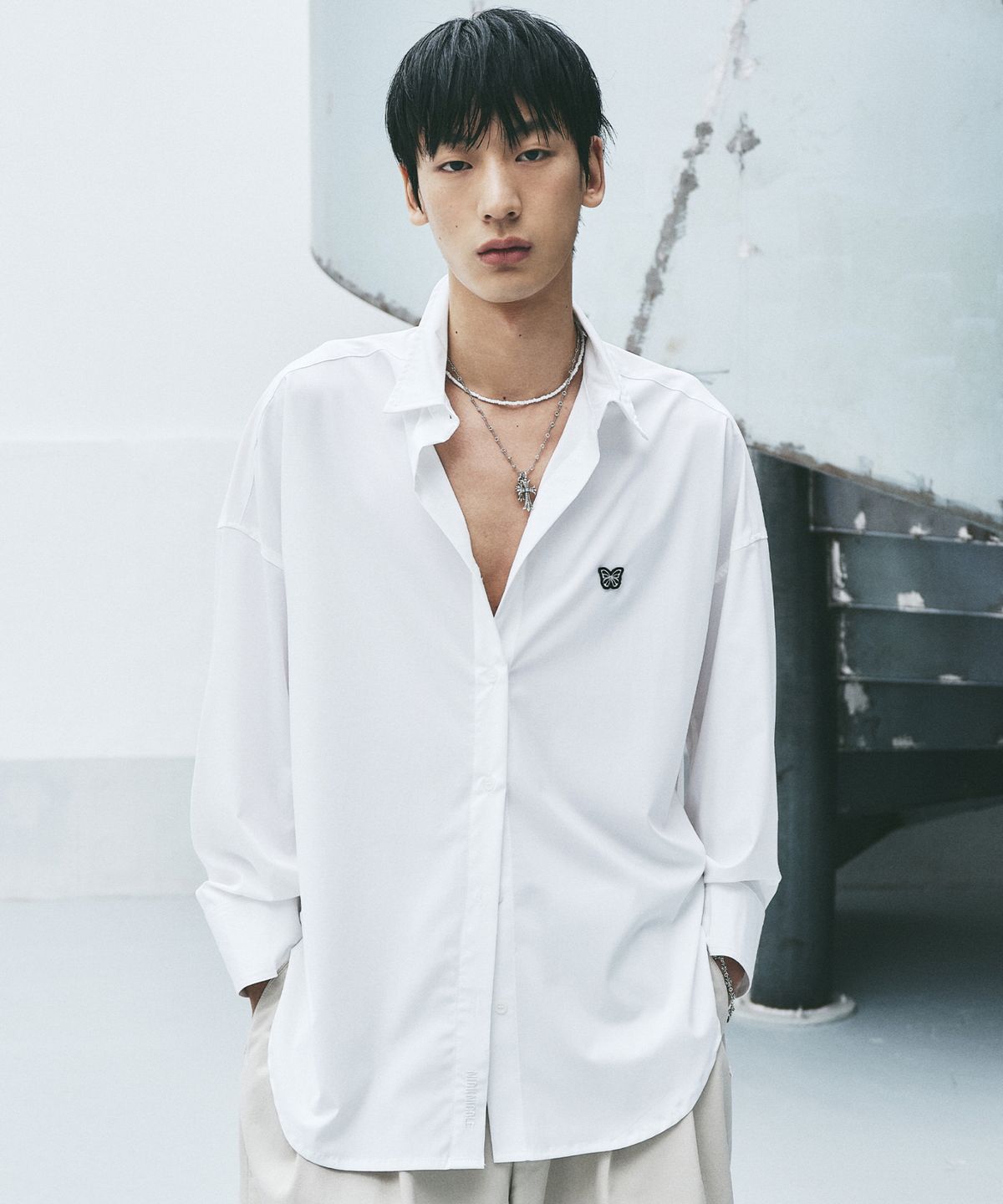 닉앤니콜(NICK&NICOLE) FLUID BUTTERFLY OVERSIZED SHIRT_WHITE