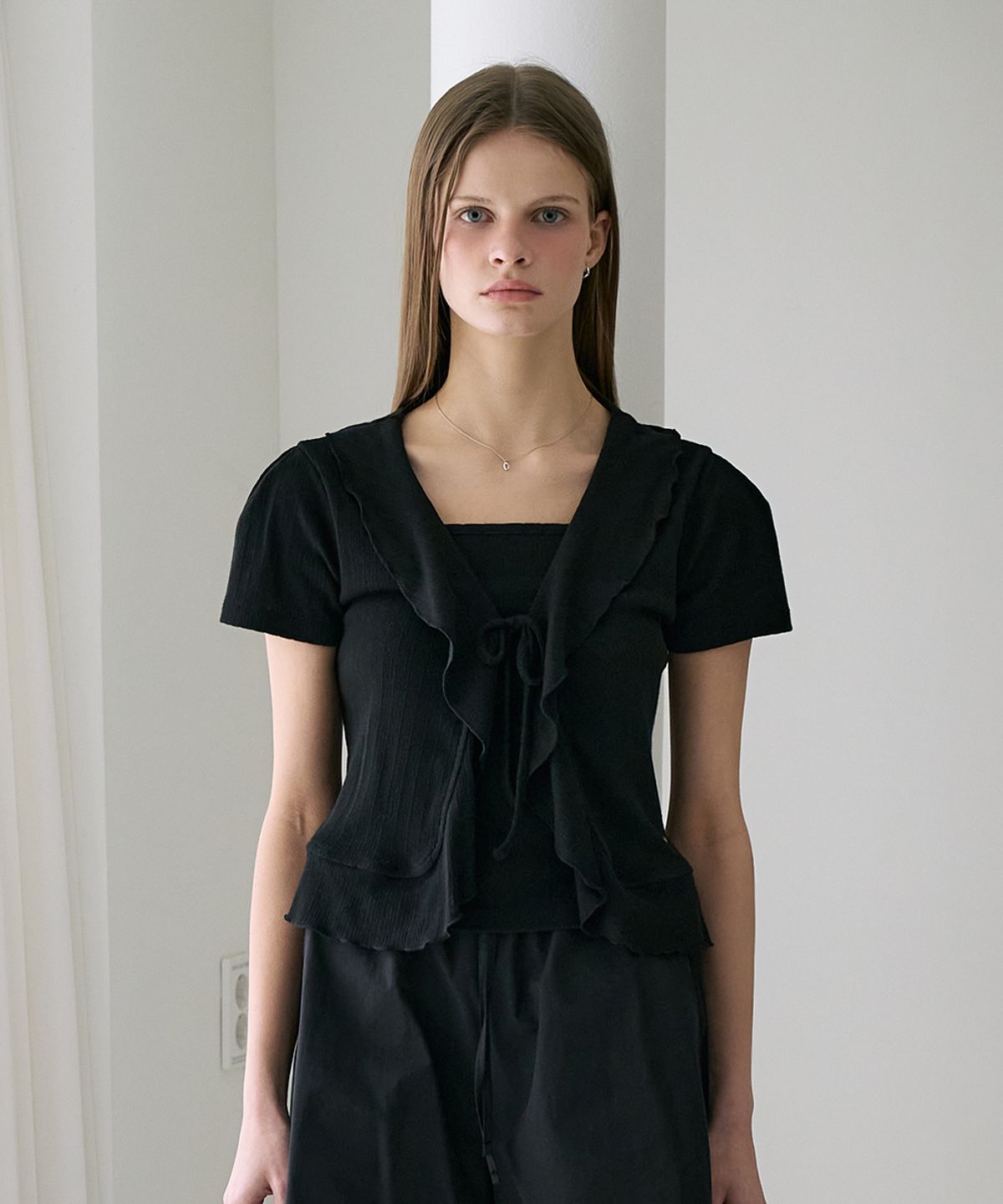 드헤베(DEHEVE) Frill Ribbon Cardigan Set [Black]