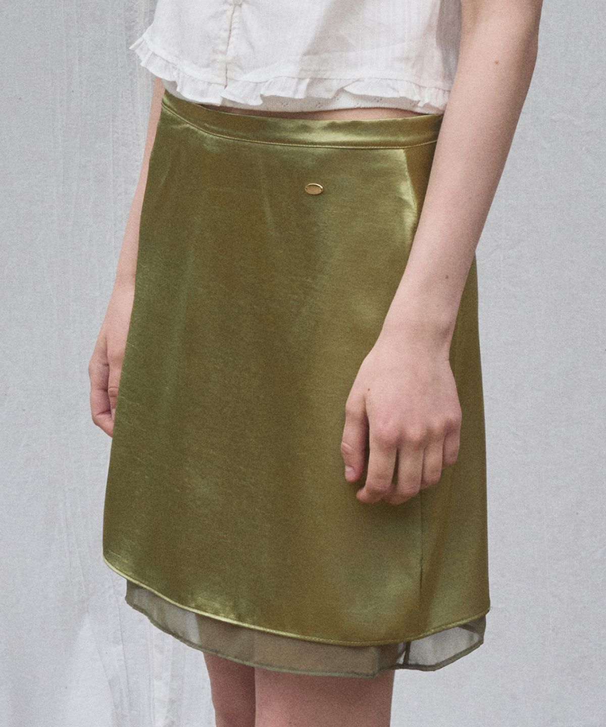 헤인트(HAINT) MIST DOUBLE LAYERED SATIN MINI SKIRT 3COL_OLIVE