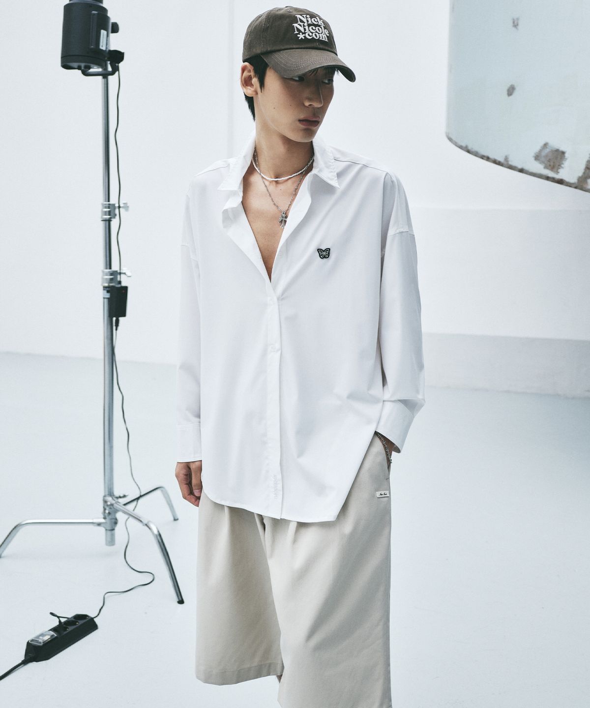 닉앤니콜(NICK&NICOLE) WIDE TWO-TUCK BERMUDA PANTS_BEIGE