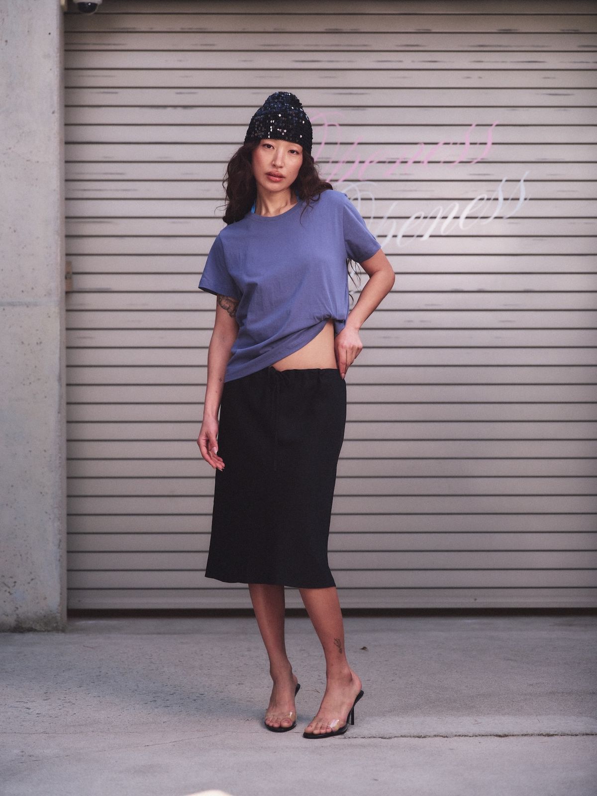 오프니스(OPENESS) Satin Midi Skirt - Black