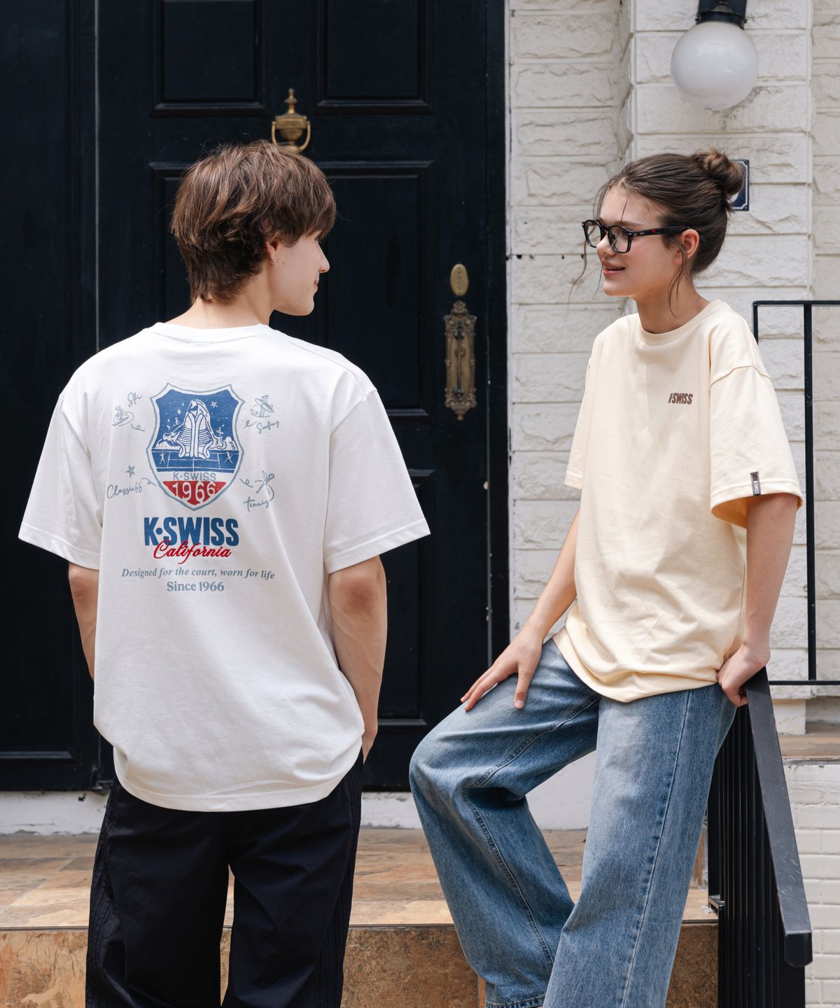 케이스위스(K-SWISS) 60th 쉴드 그래픽 티_1KSTSMV905WH