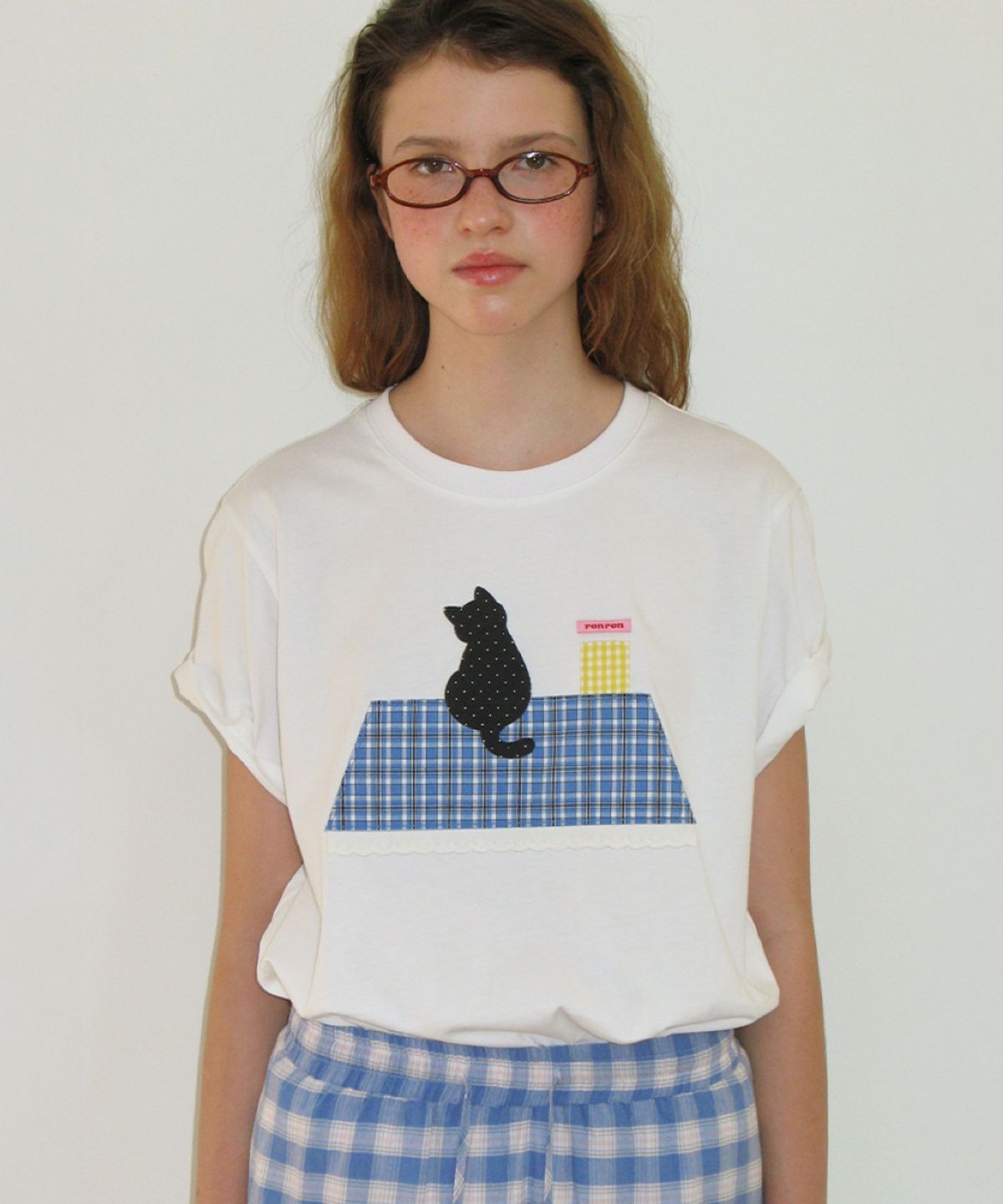 론론(RONRON) ROOFTOP CAT APPLIQUE T SHIRT WHITE