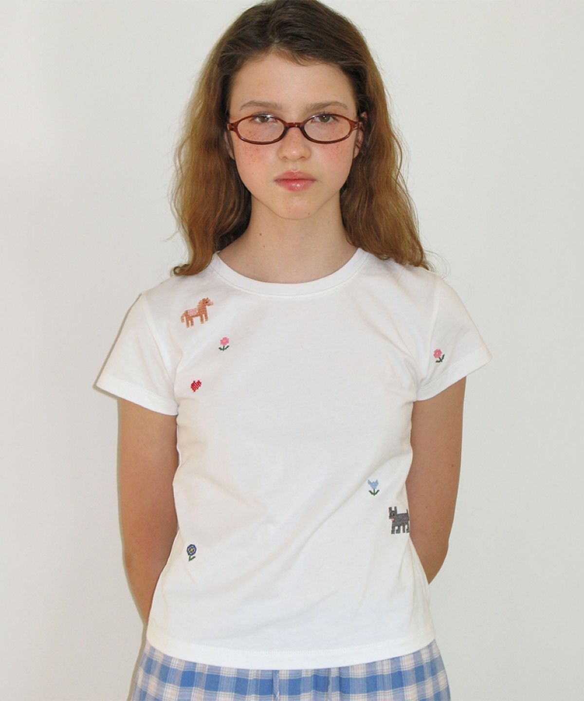 론론(RONRON) PONY CAT EMBROIDERY T SHIRT WHITE
