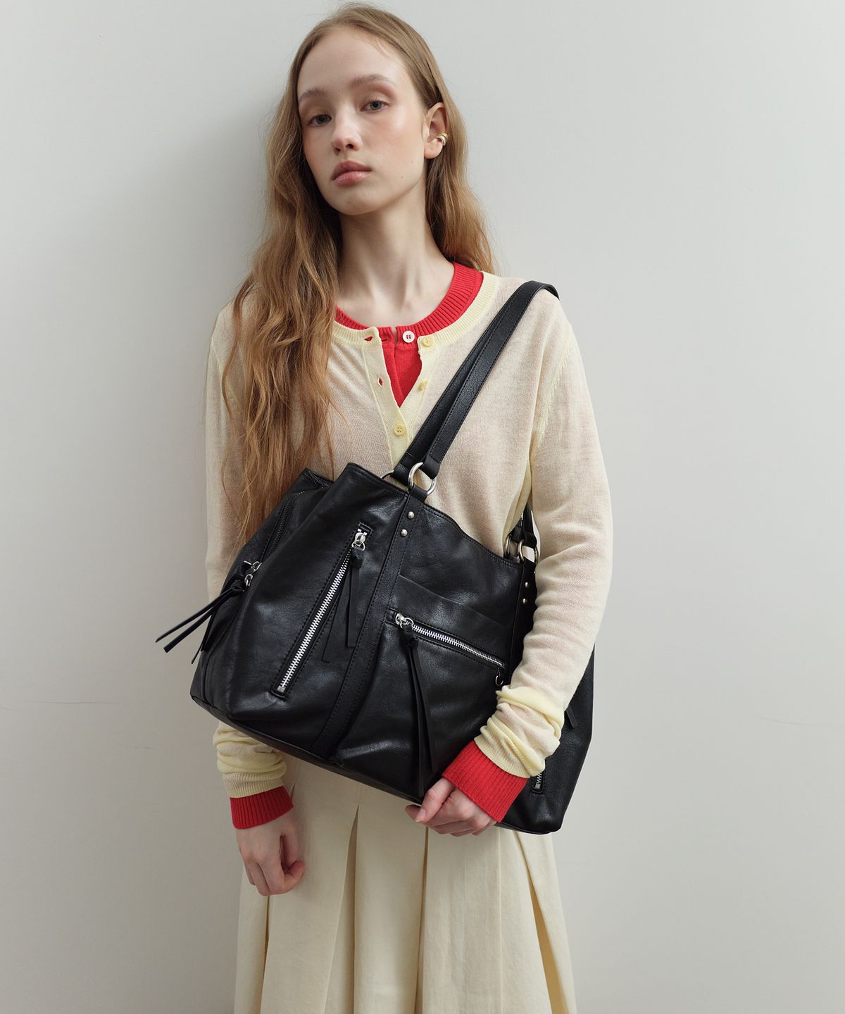 질바이질스튜어트(JILL BY JILLSTUART) [리오] 지퍼 스터드 숄더백
