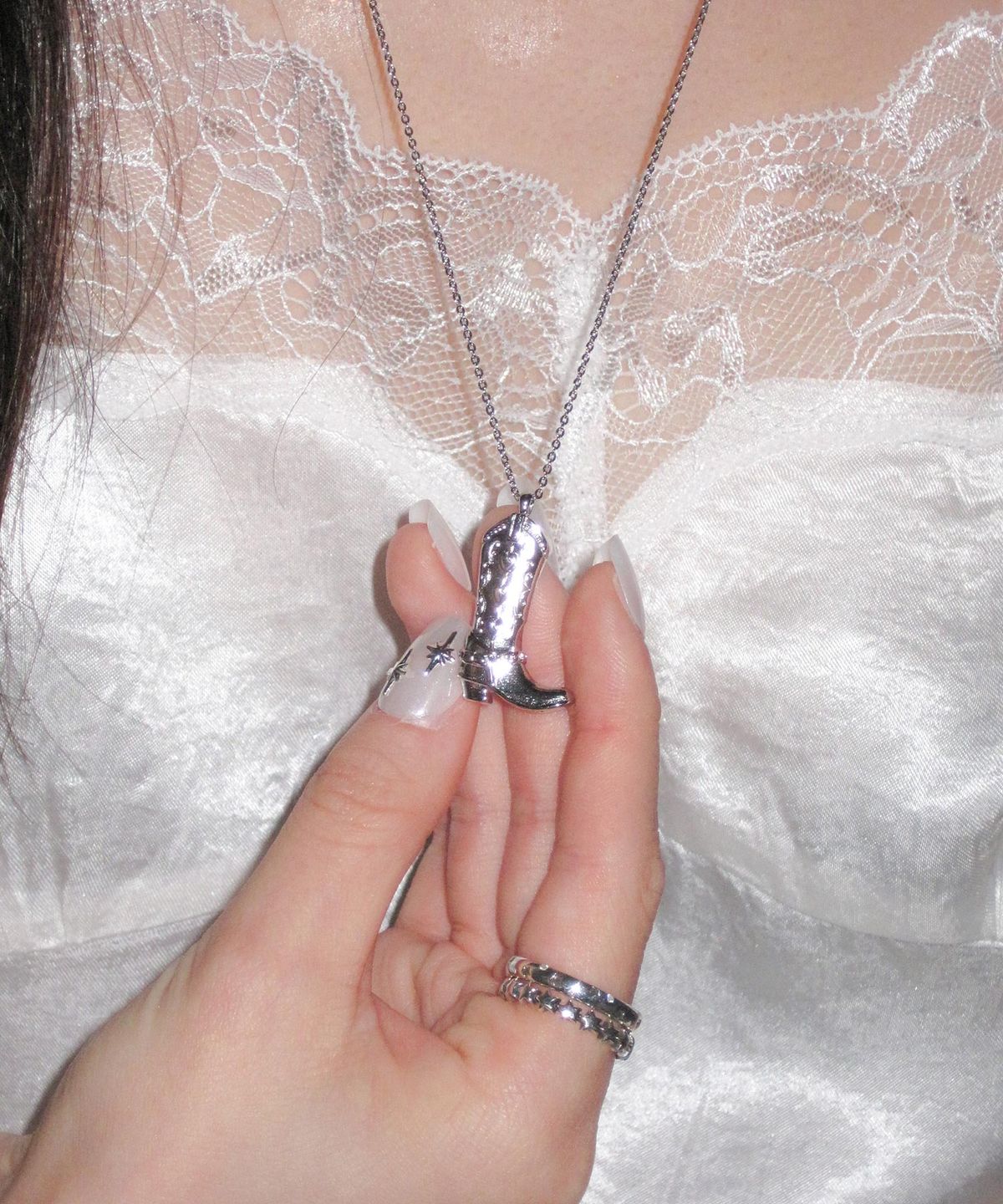 잇더즌매터(IT DOESN'T MATTER) Click heart boot necklace