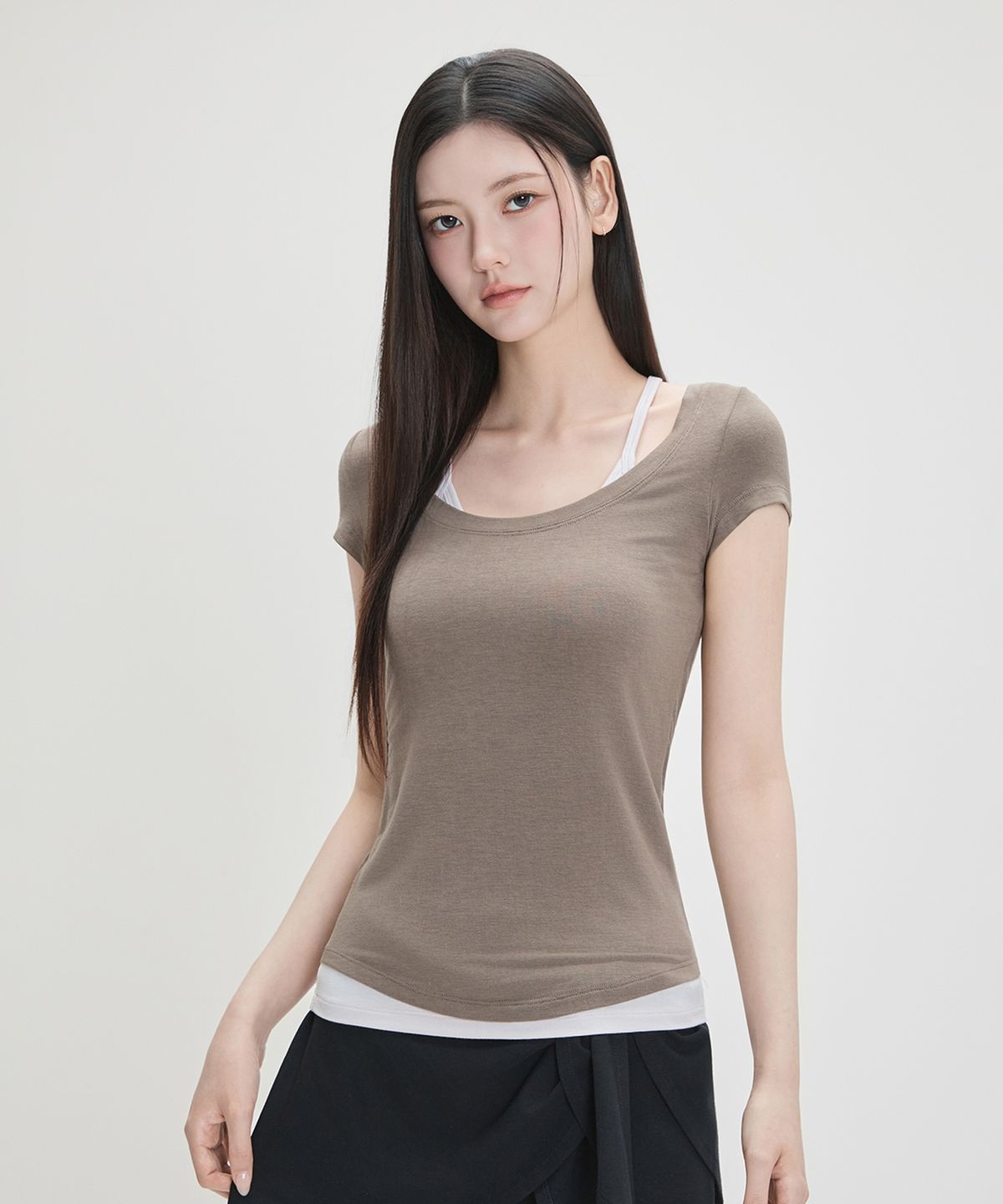 미쏘(MIXXO) 홀터 레이어드 반팔 티셔츠_MIWHWG529A