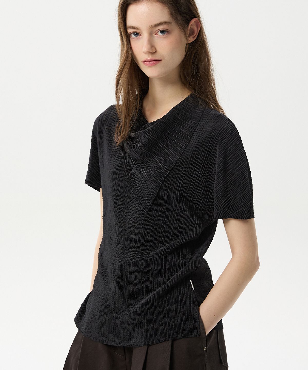 미드앤로우(MIDNLOW) Pleats Scarf T-shirts (Black)
