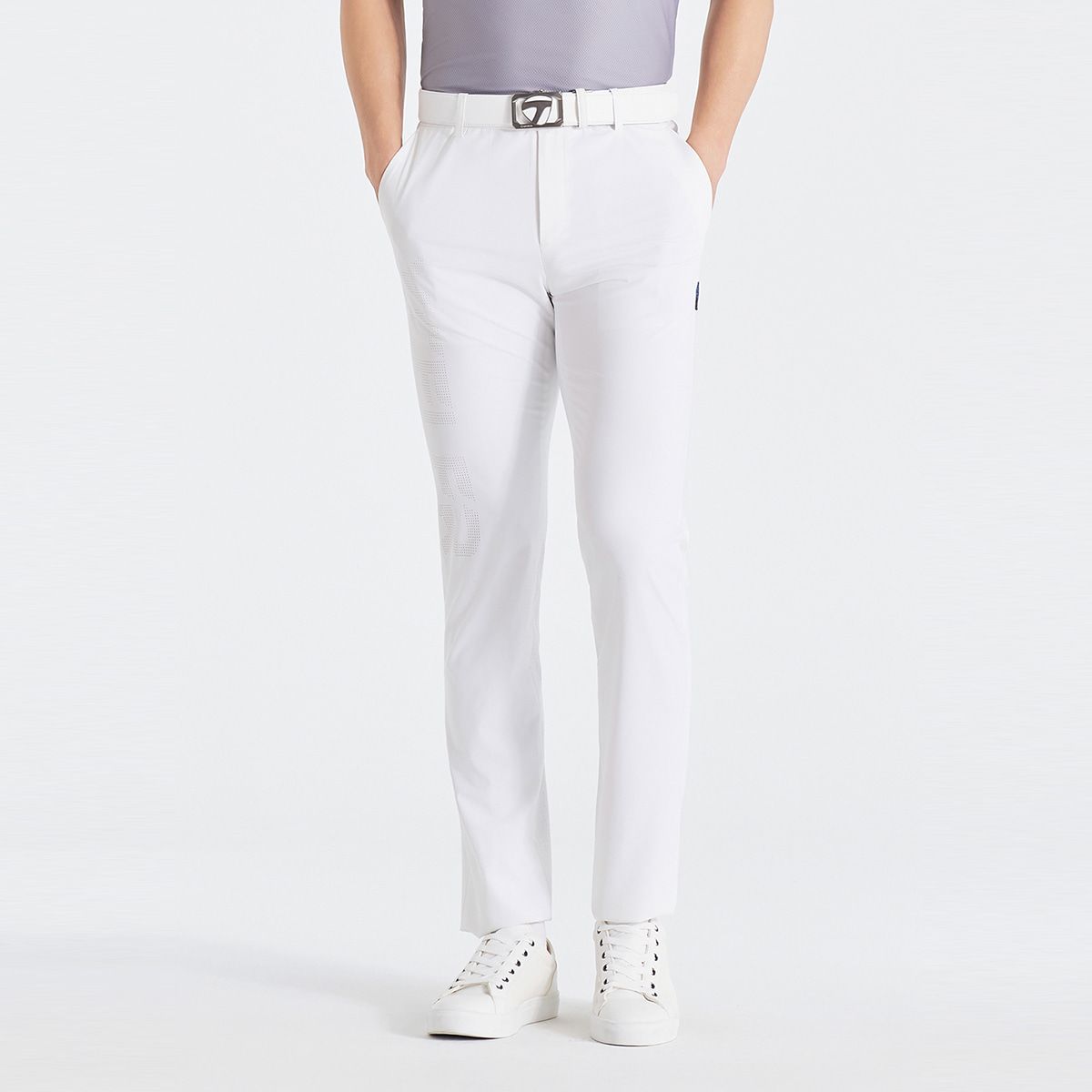 테일러메이드 어패럴(TAYLORMADE APPAREL) 26SS 남성 로고 펀칭 슬림핏 팬츠 TP6-21HG81-100