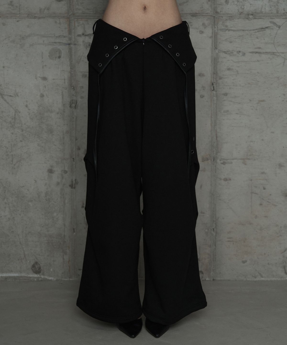에트오소메(ETRE AU SOMMET) Double Rib Pintuck Training Pants (Black)