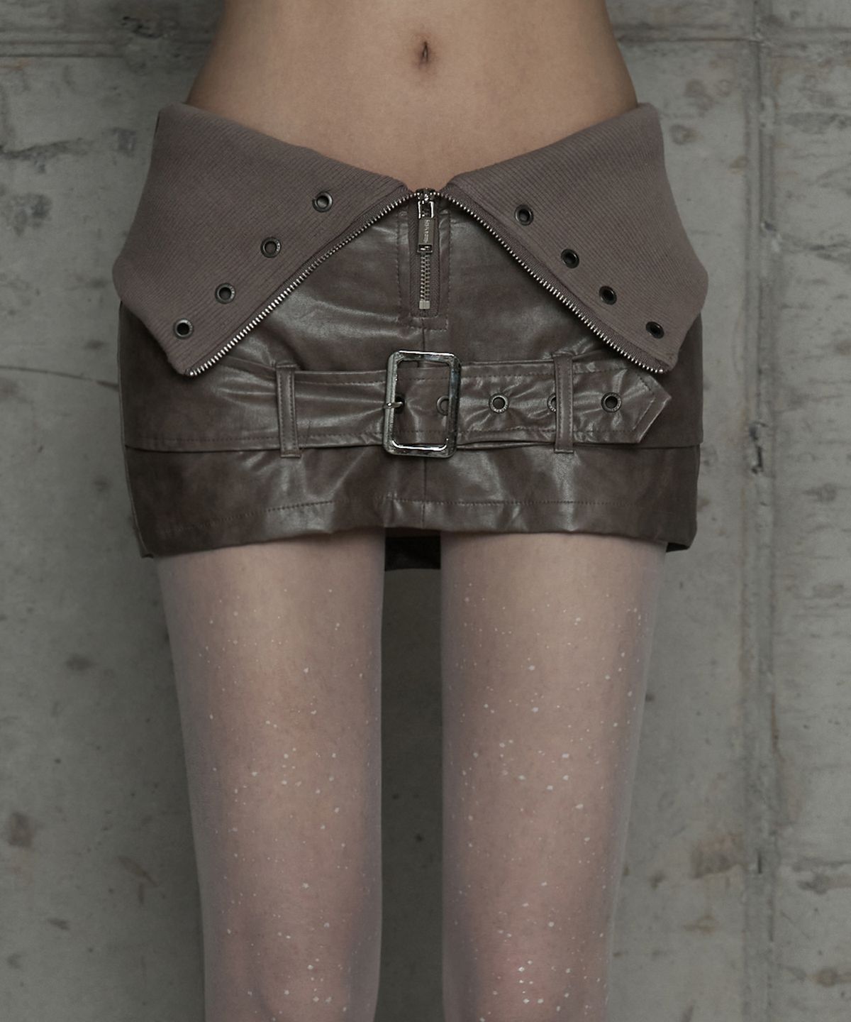 에트오소메(ETRE AU SOMMET) Front Zipper Belt Leather Skirt Pants (Moca)
