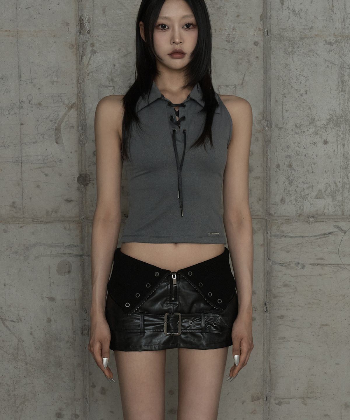에트오소메(ETRE AU SOMMET) Halter Back Circle Corset Collar Sleeve (Dark Gray)