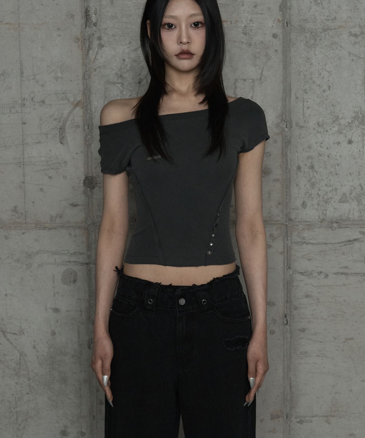에트오소메(ETRE AU SOMMET) Pigment Damage Panel Short Top (Dark Gray)