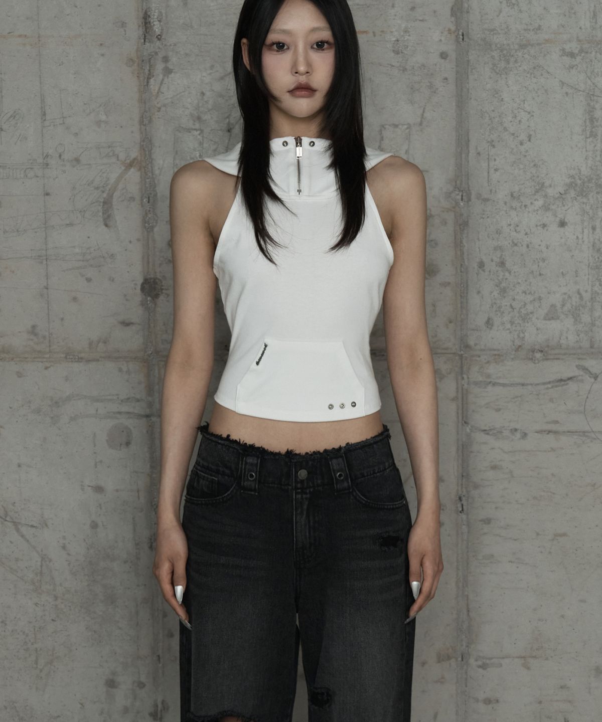에트오소메(ETRE AU SOMMET) Zipper Halter Turtleneck Point Pocket Hoodie (White)