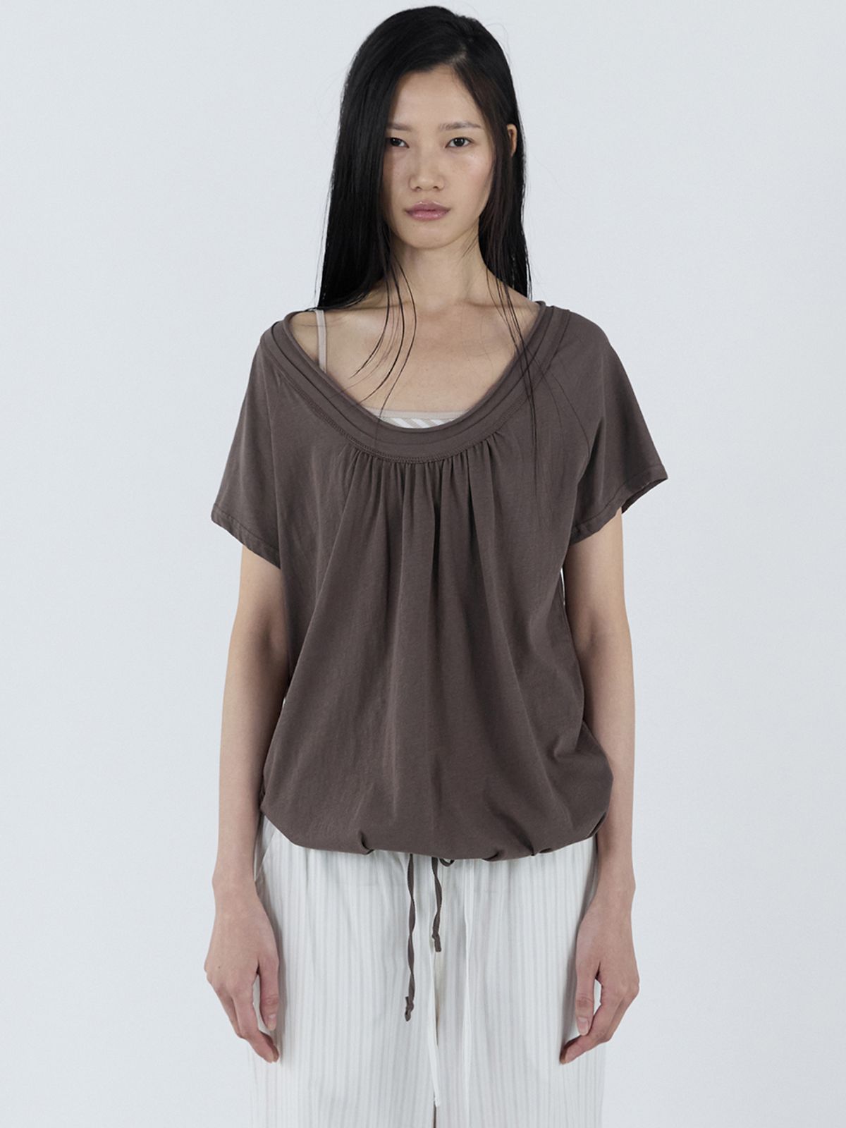 세릭(CERRIC) Round Drawstring Hem Top _ Brown