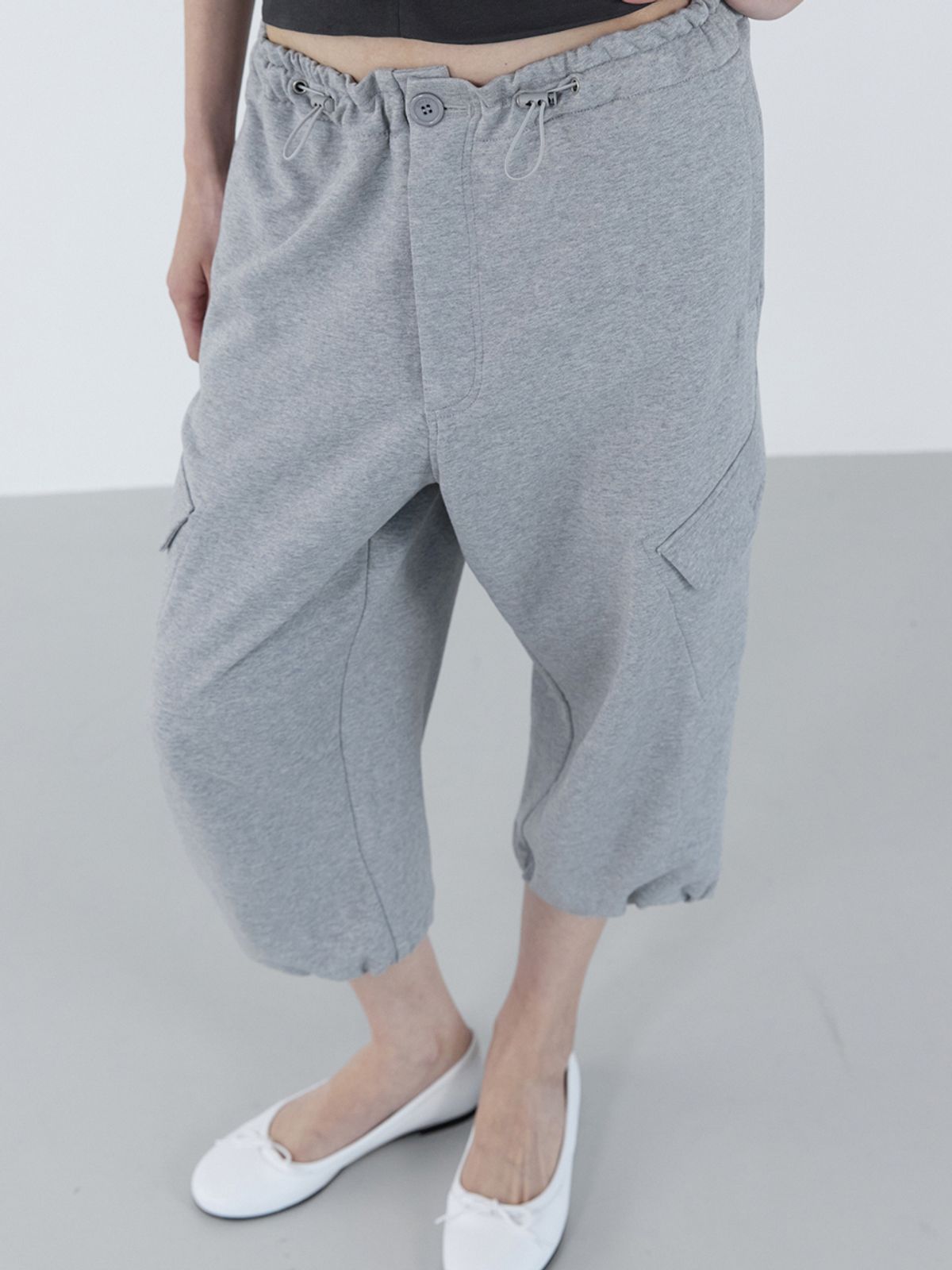 세릭(CERRIC) Capri Cargo Pants _ Gray