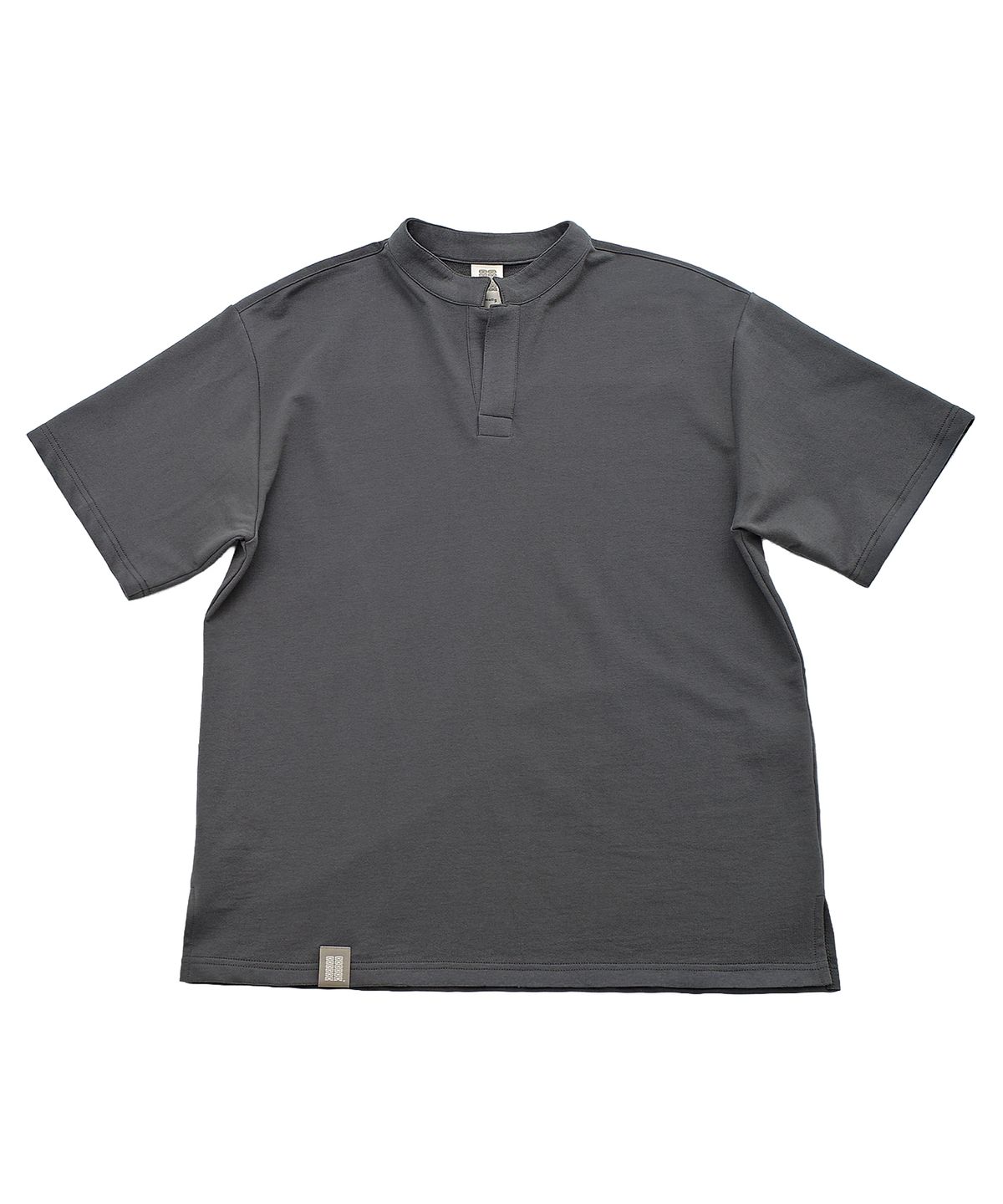 어낫띵(A NOTHING) S-C OPEN HENLEY-NECK 1/2 TEE (Charcoal)