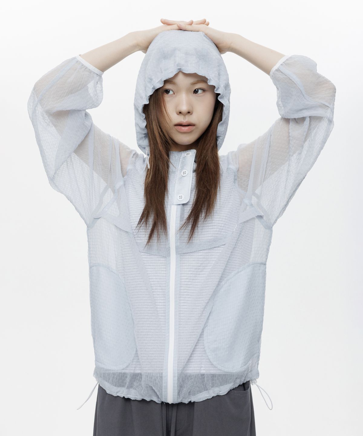 오헤시오(OHESHIO) SHEER SOFT WINDBREAKER, SKY BLUE