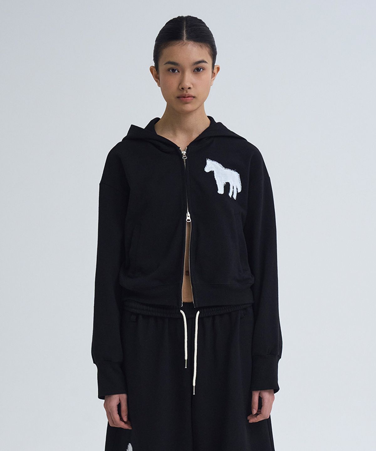 언틸디예스(UNTIL THE YES) Horse Appliqué Zip Hoodie, Black