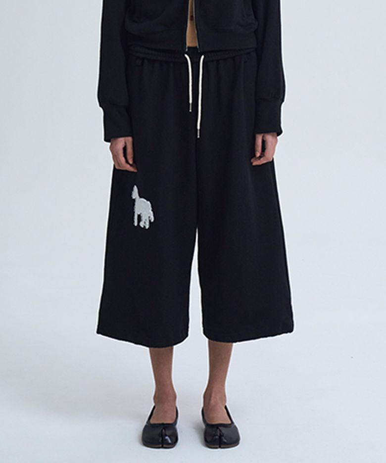 Horse Appliqué Bermuda Pants, Black