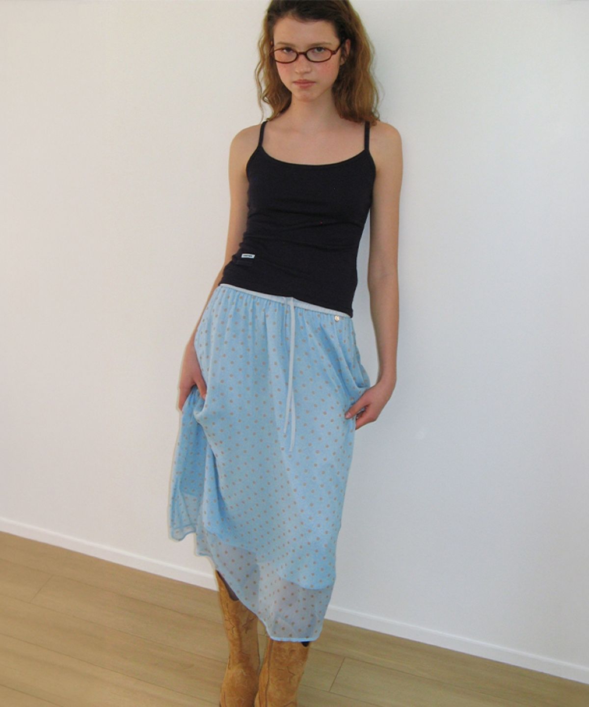 론론(RONRON) MINI LABEL SLIM SLEEVELESS NAVY
