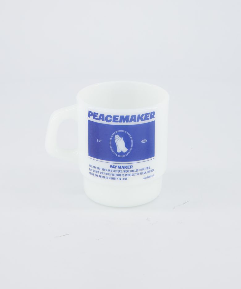 WAYMAKER PEACEMAKER  MILK GLASS MUG_WHITE