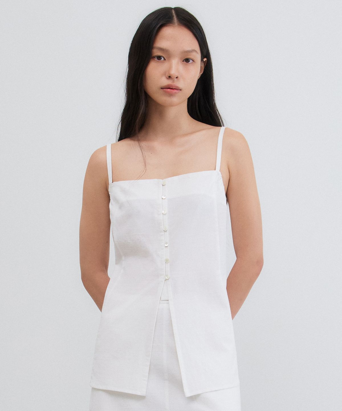 망고매니플리즈(MANGO MANY PLEASE) DONA BUTTON SLEEVELESS_IVORY