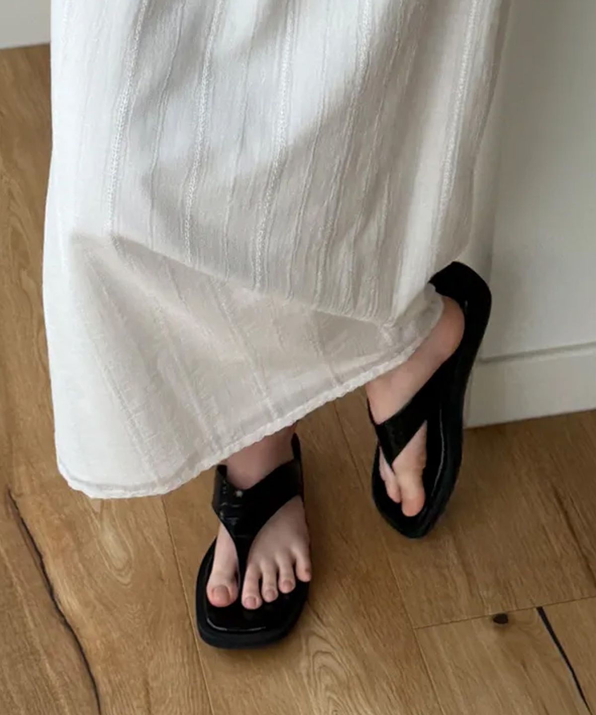 호와스(HOWUS) SOLID PLATFORM FLIP-FLOP (BLACK)