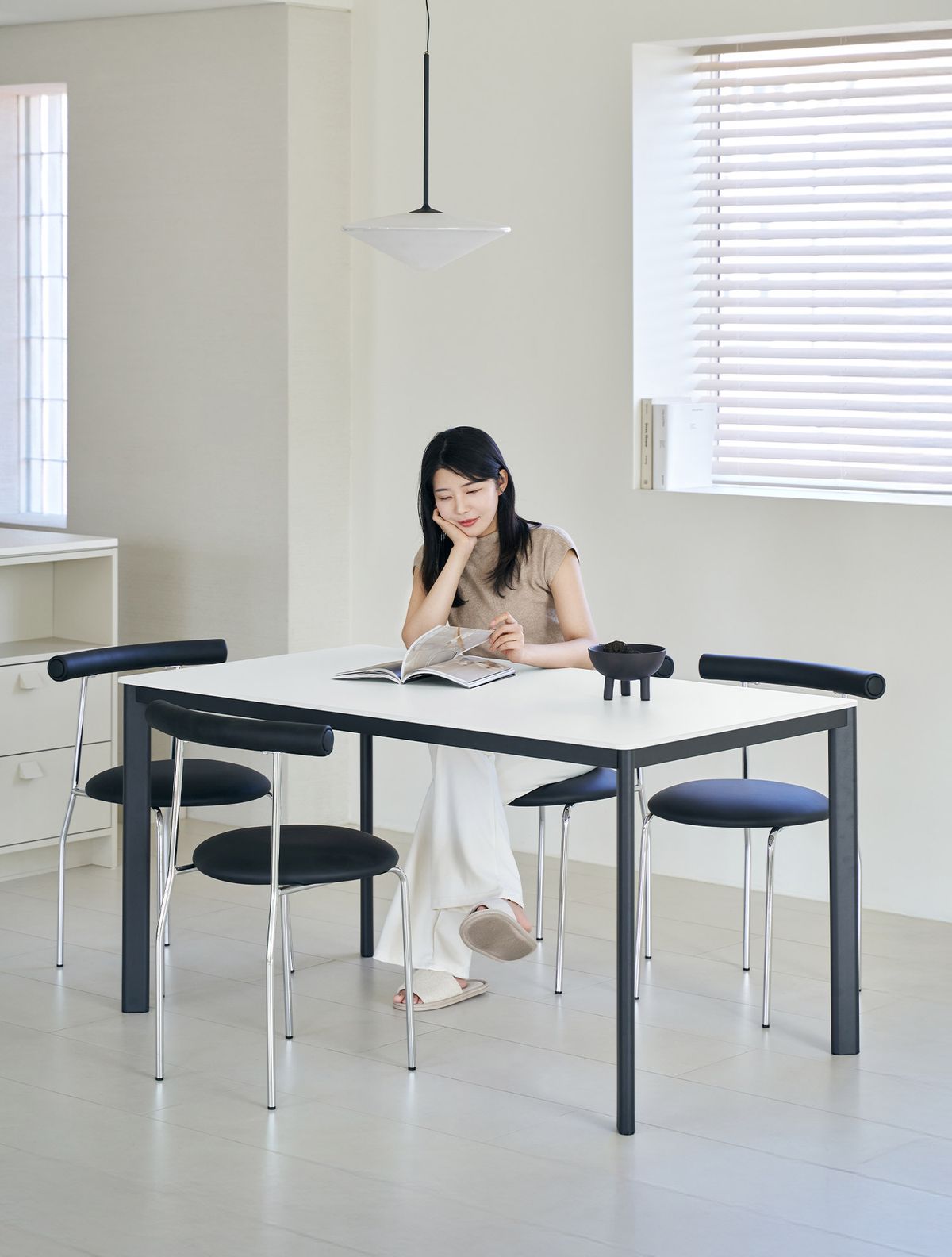 삼익가구(SAMICK) 플레트 포세린 통세라믹 철제 1400 식탁세트(의자4)