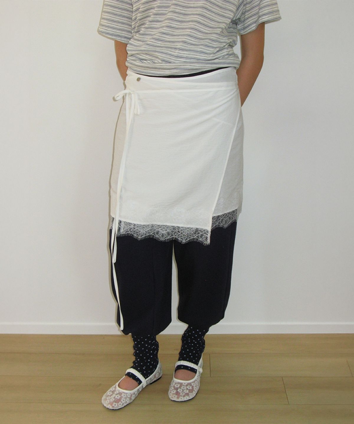 론론(RONRON) LACE TRIM WRAP SKIRT WHITE