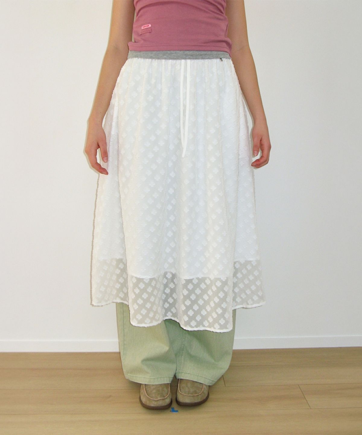 론론(RONRON) SHEER PATTERN STRING LONG SKIRT CLOVER WHITE
