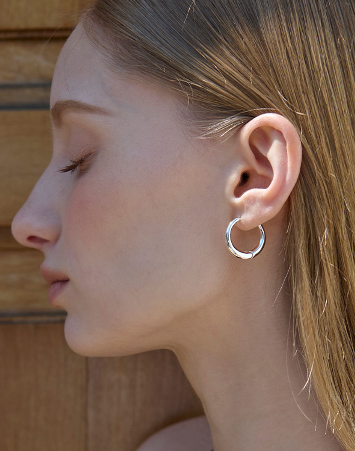 아티카 로우(ATTICA RAW) Crescent Hoop Earrings / EBS044