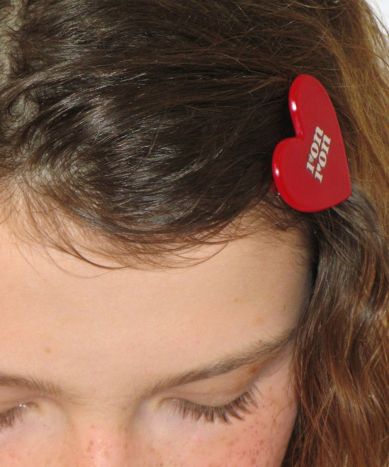 RR HEART HAIR PIN CREAM RED (2EA)