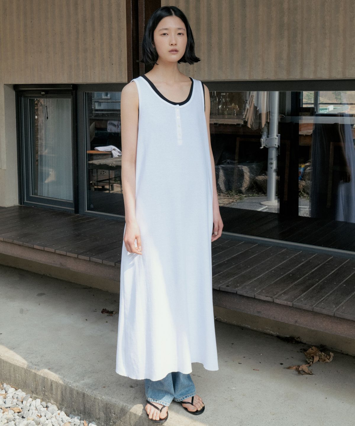스텝어라운드(STEP AROUND) Waffle Jersey Henley Sleeveless Dress_WHITE