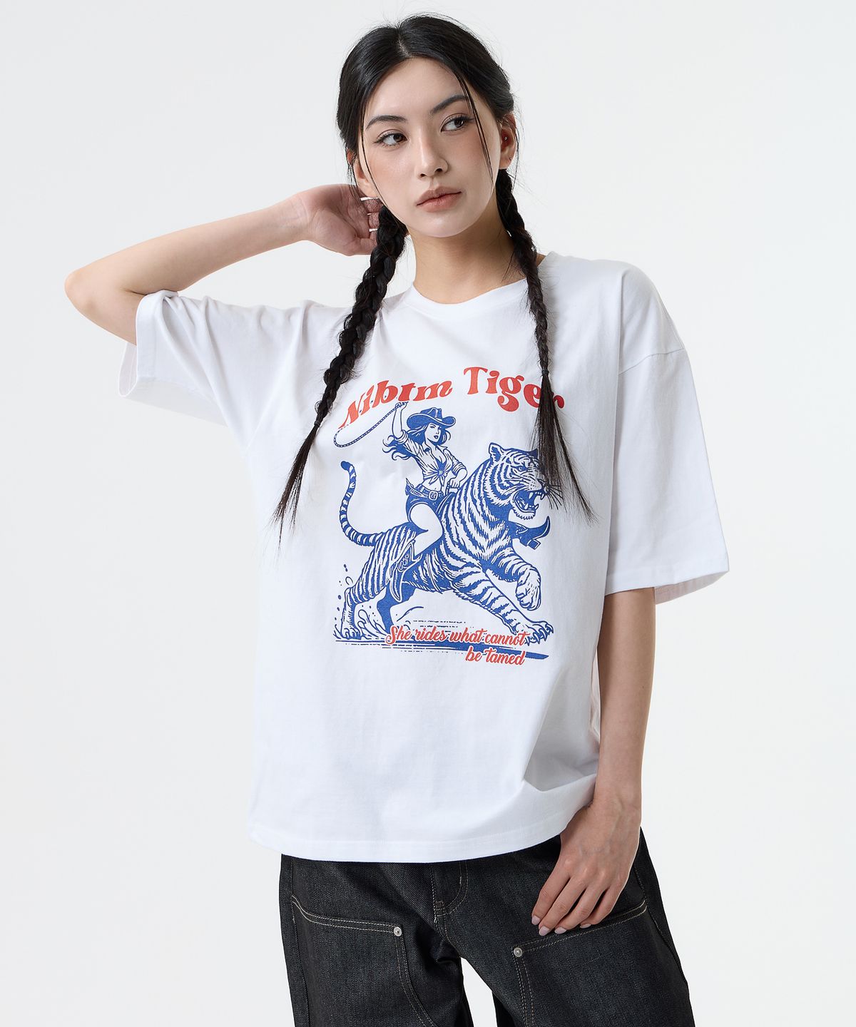 낫띵이즈베럴댄미(NOTHINGISBETTERTHANME) COWGIRL TIGER GRAPHIC TEE_white