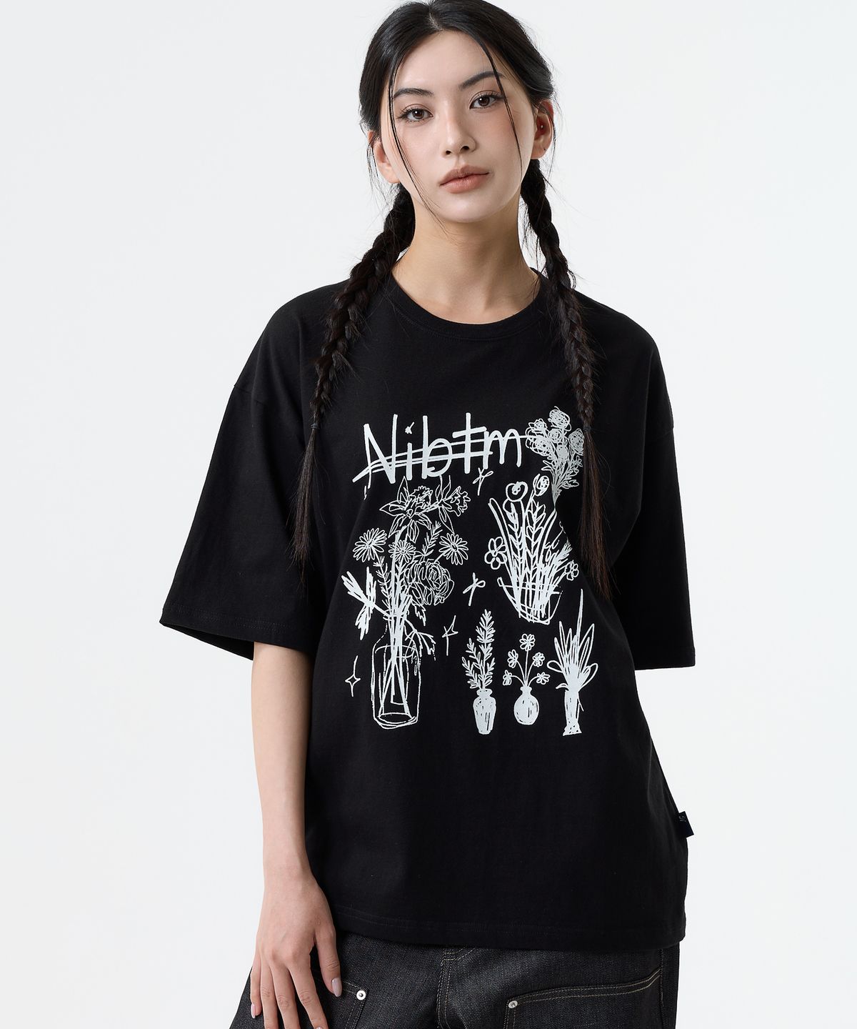 낫띵이즈베럴댄미(NOTHINGISBETTERTHANME) FLOWER SKETCH TEE_black