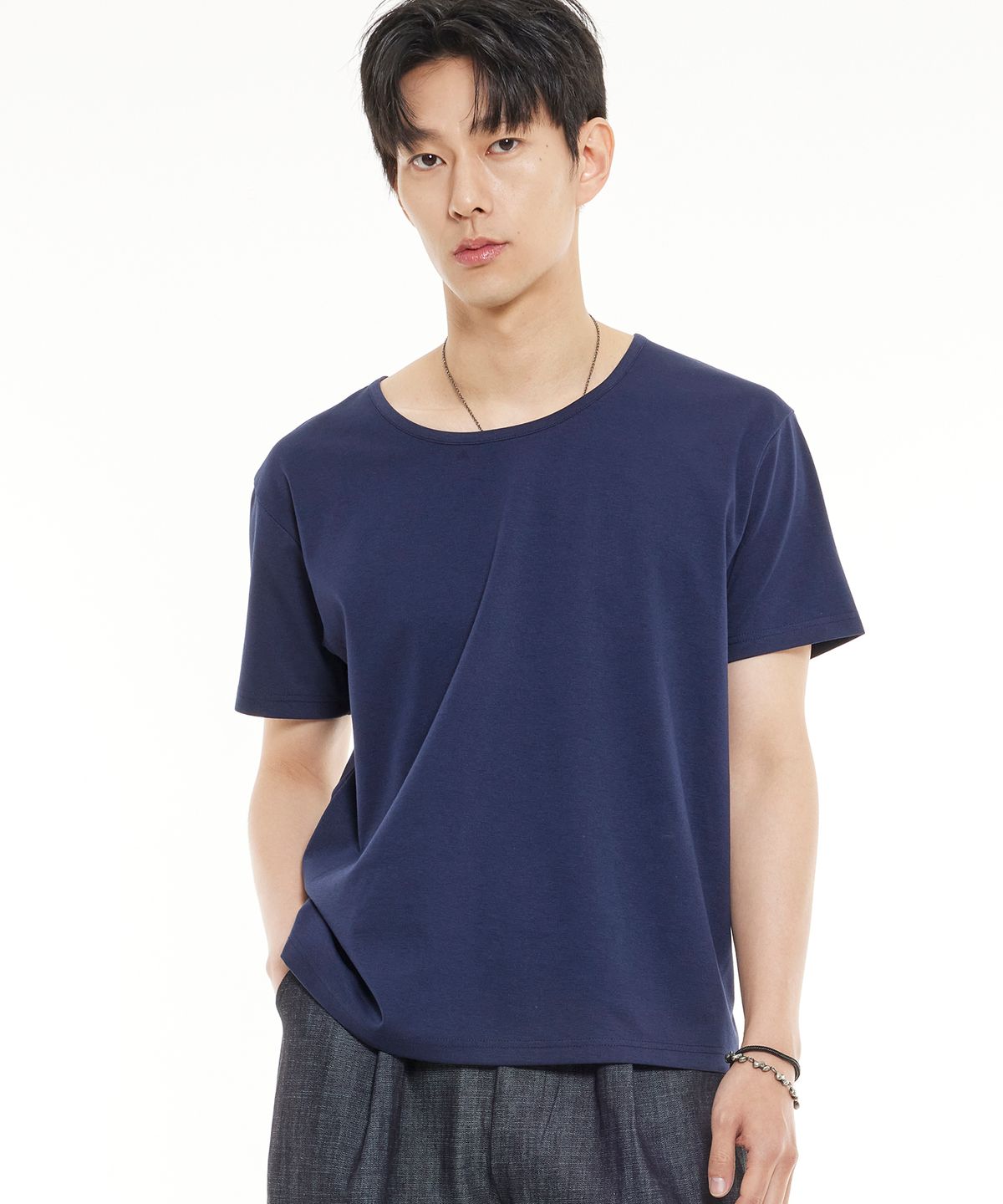 미니멀코드(MINIMALCODE) 베이직 U넥 라운드 티셔츠 네이비