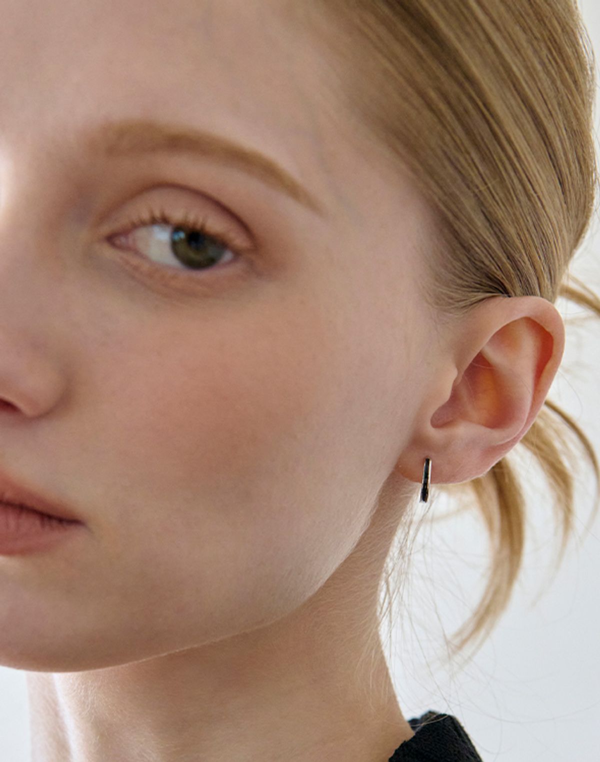 아티카 로우(ATTICA RAW) Black Onyx Hoop Earrings / EBS050