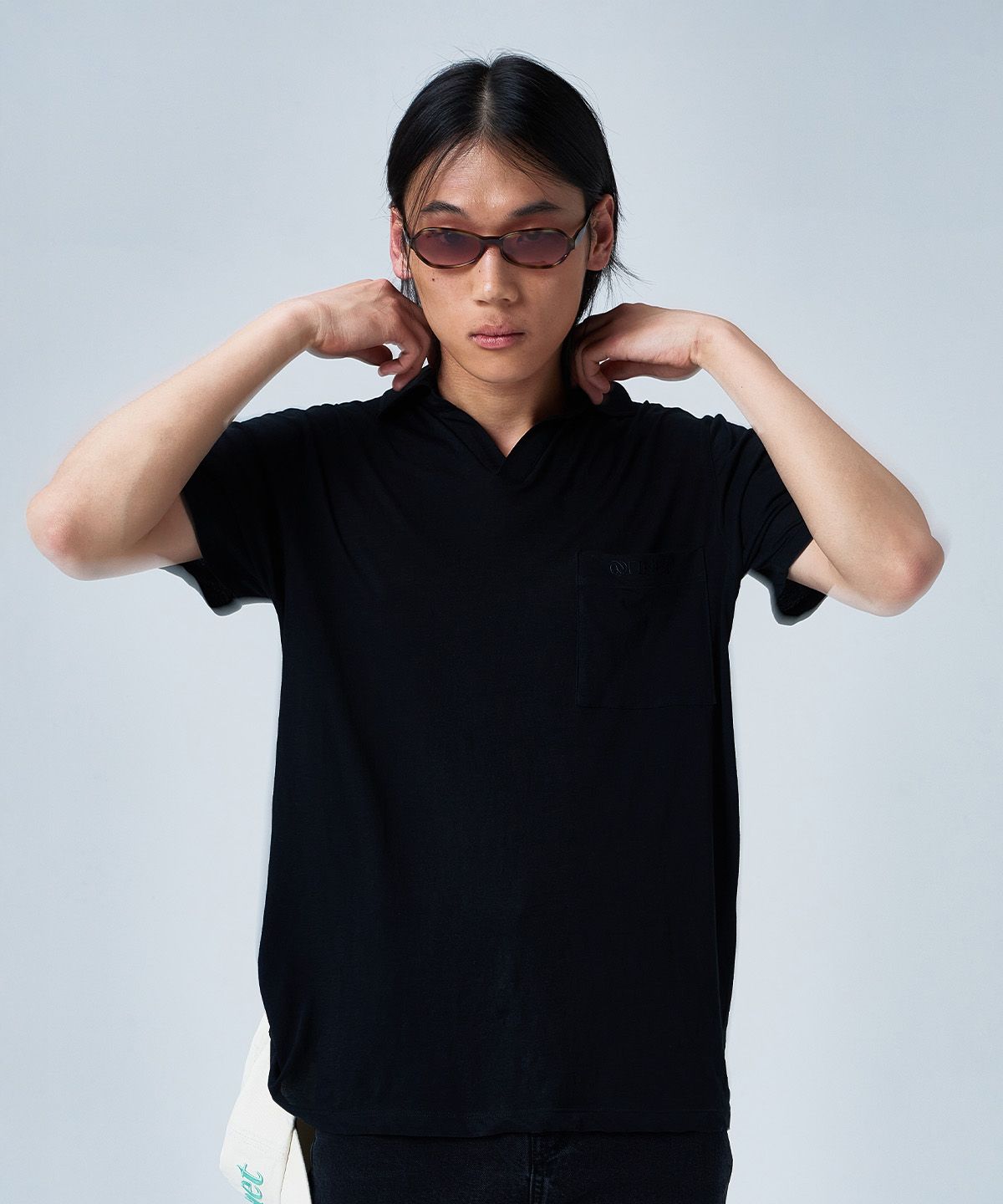 다이닛(DEINET) VINTAGE COLLAR T-SHIRT IN BLACK