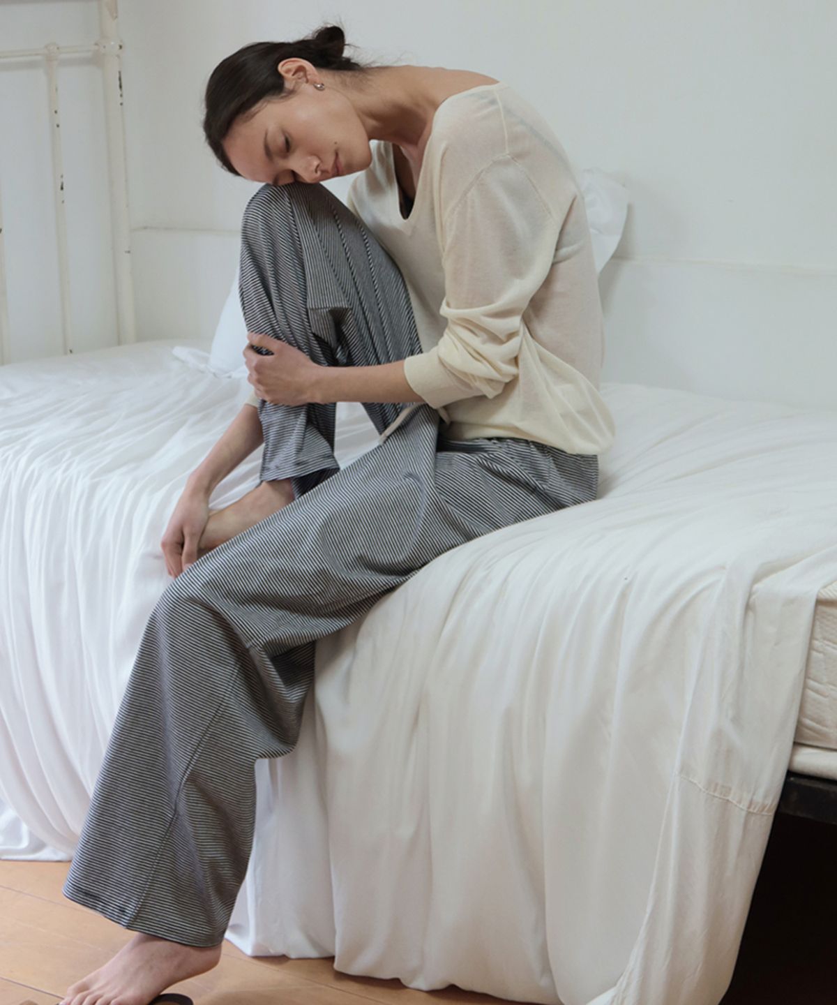 퀸스래빗(Q'SRB) Stripe Banding Loose Fit String Jersey Pants_3colors