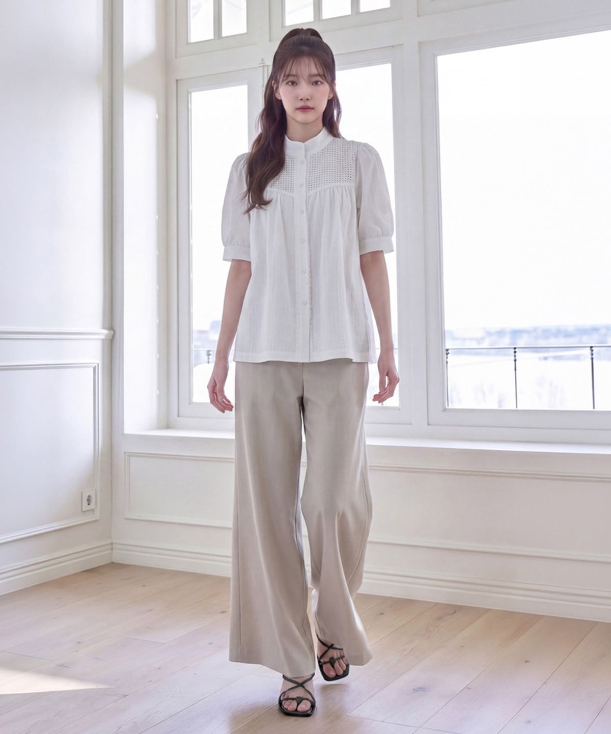 엘바이엘(LBYL) 화이트 레이스 퍼프소매 블라우스