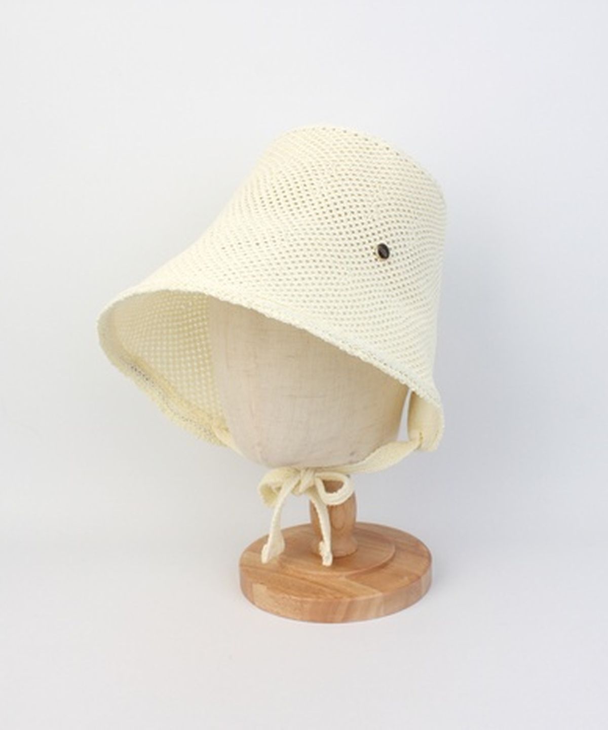 유니버셜 케미스트리(UNIVERSAL CHEMISTRY) Summer Logo Ivory Bonnet Hat 보닛햇