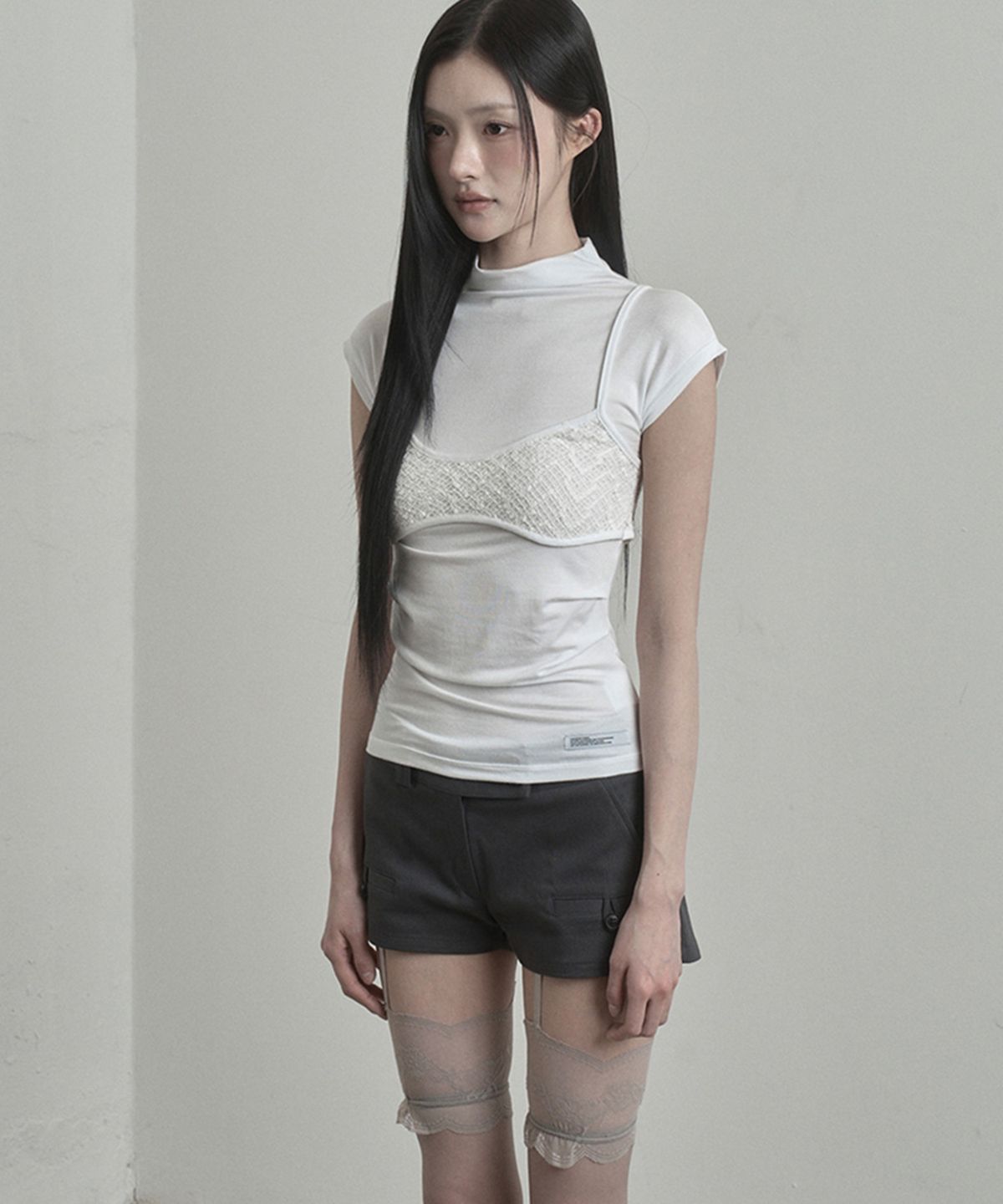 이네기(INEGI) Lace Bustier Half Neck Top (white)