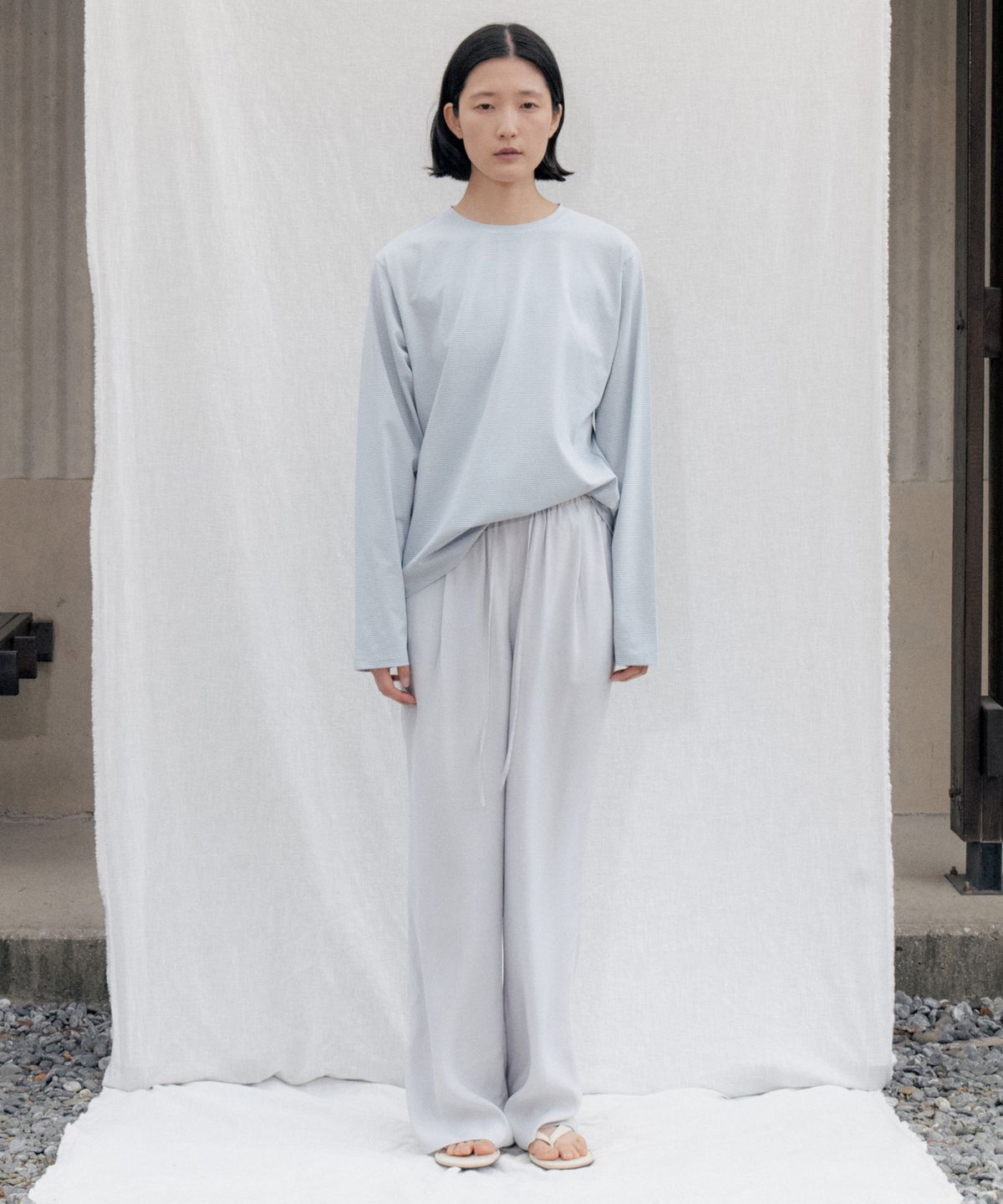 스텝어라운드(STEP AROUND) Silky Pajama Tuck Pants_GRAYSH BLUE