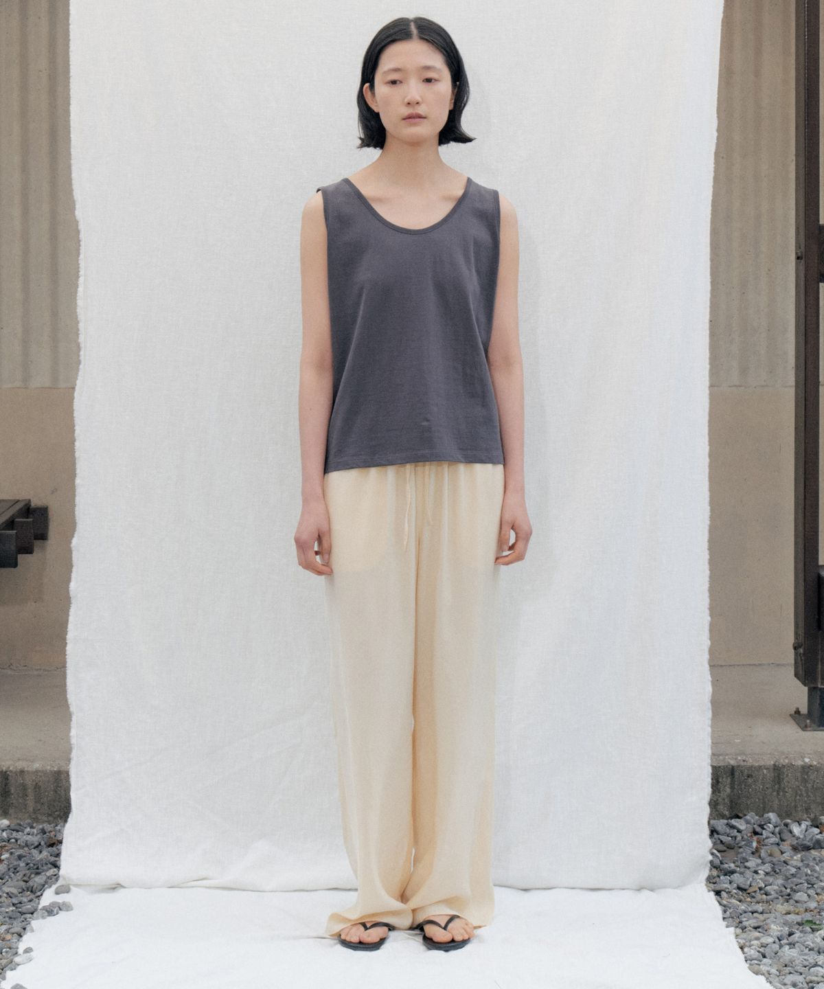 스텝어라운드(STEP AROUND) Silky Pajama Tuck Pants_CREAM