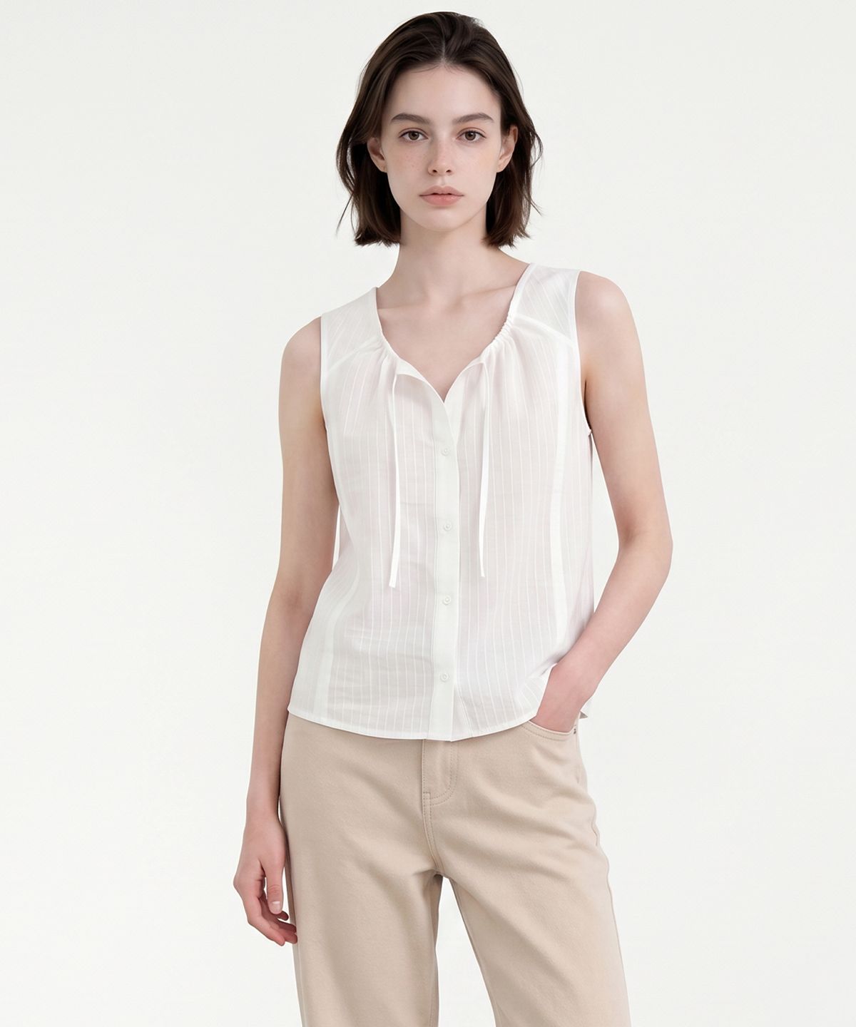 룩캐스트(LOOKAST) 보아 소프트 패턴 셔링 슬리브리스 블라우스 / BOA SOFT PATTERN SHIRRING SLEEVELESS BLOUSE_2colors