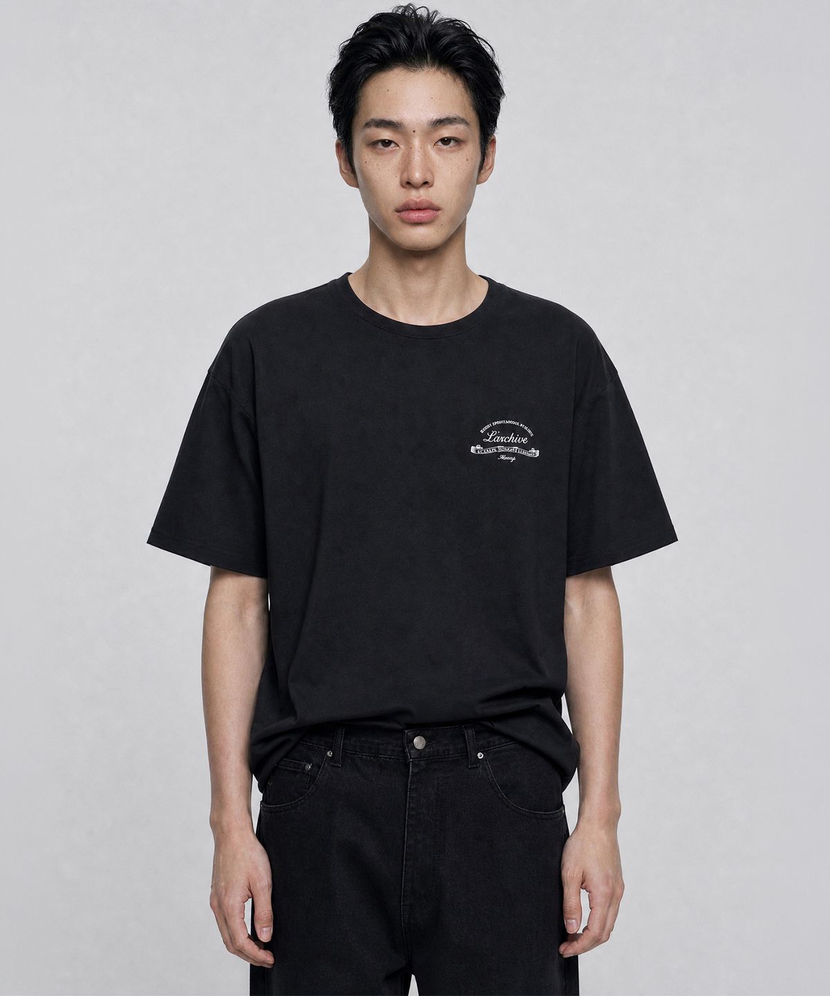 룩캐스트(LOOKAST) [UNISEX]리브 레터링 티셔츠_블랙 / RIV LETTERING T-SHIRT_BLACK